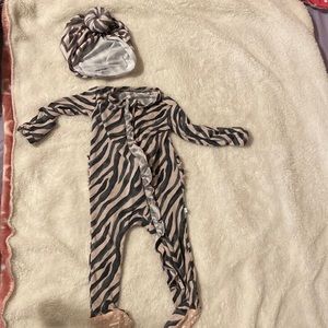 Posh peanut zebra footie